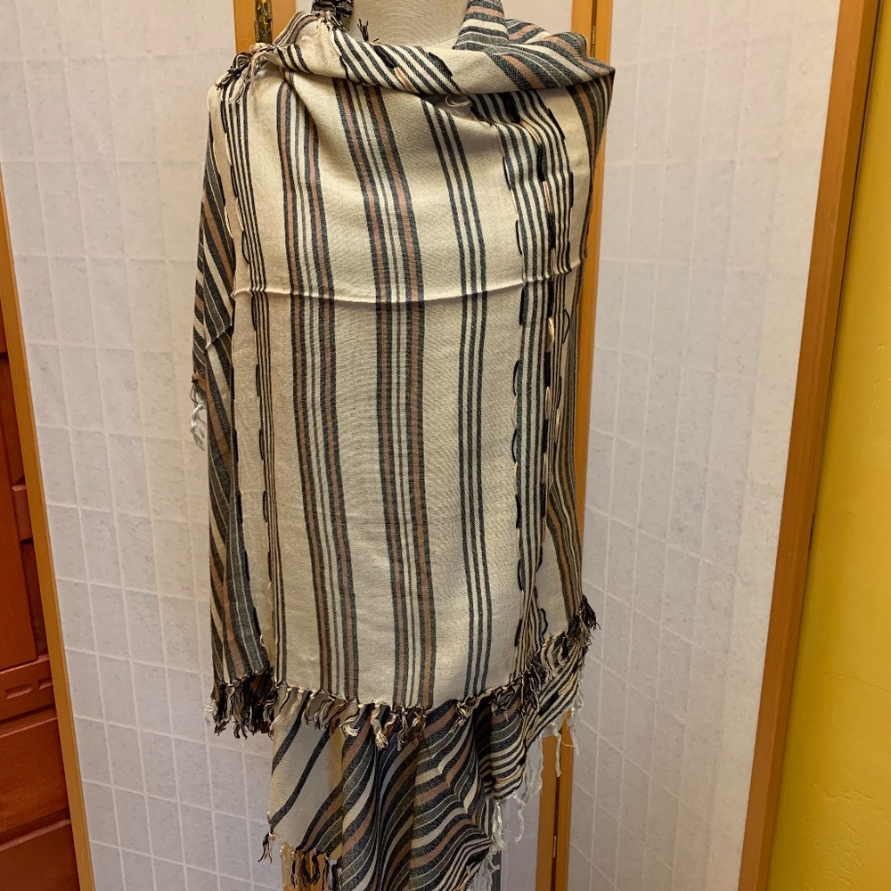 Vince Camuto scarf/wrap